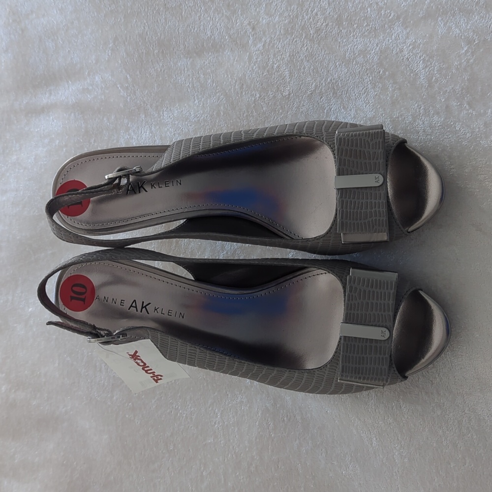 Anne Klein Heels Size 10 NWT